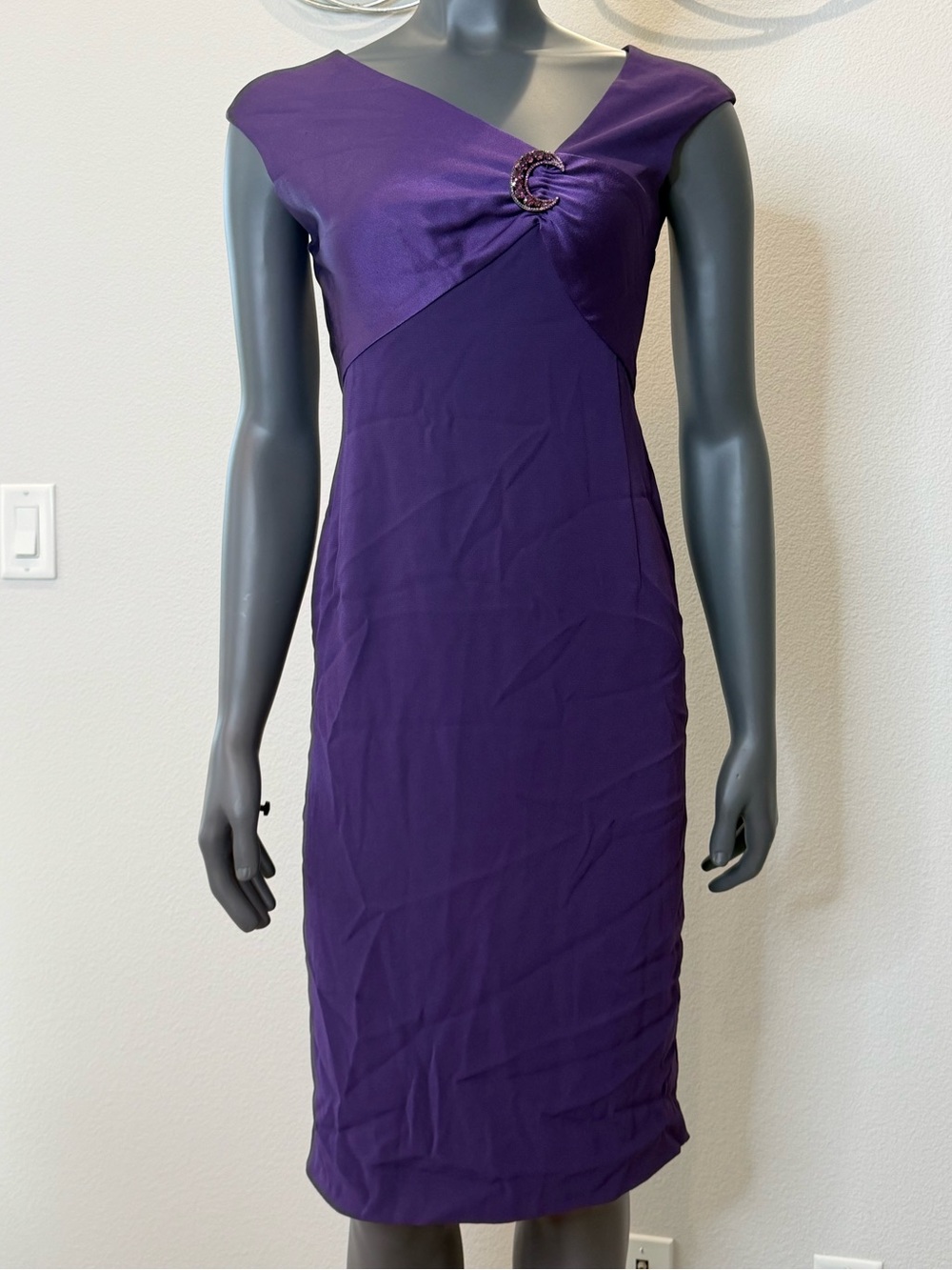 Vintage MaxMara Pianoforte Purple Sheath Dress Satin Brooch Women’s size 6 Italy